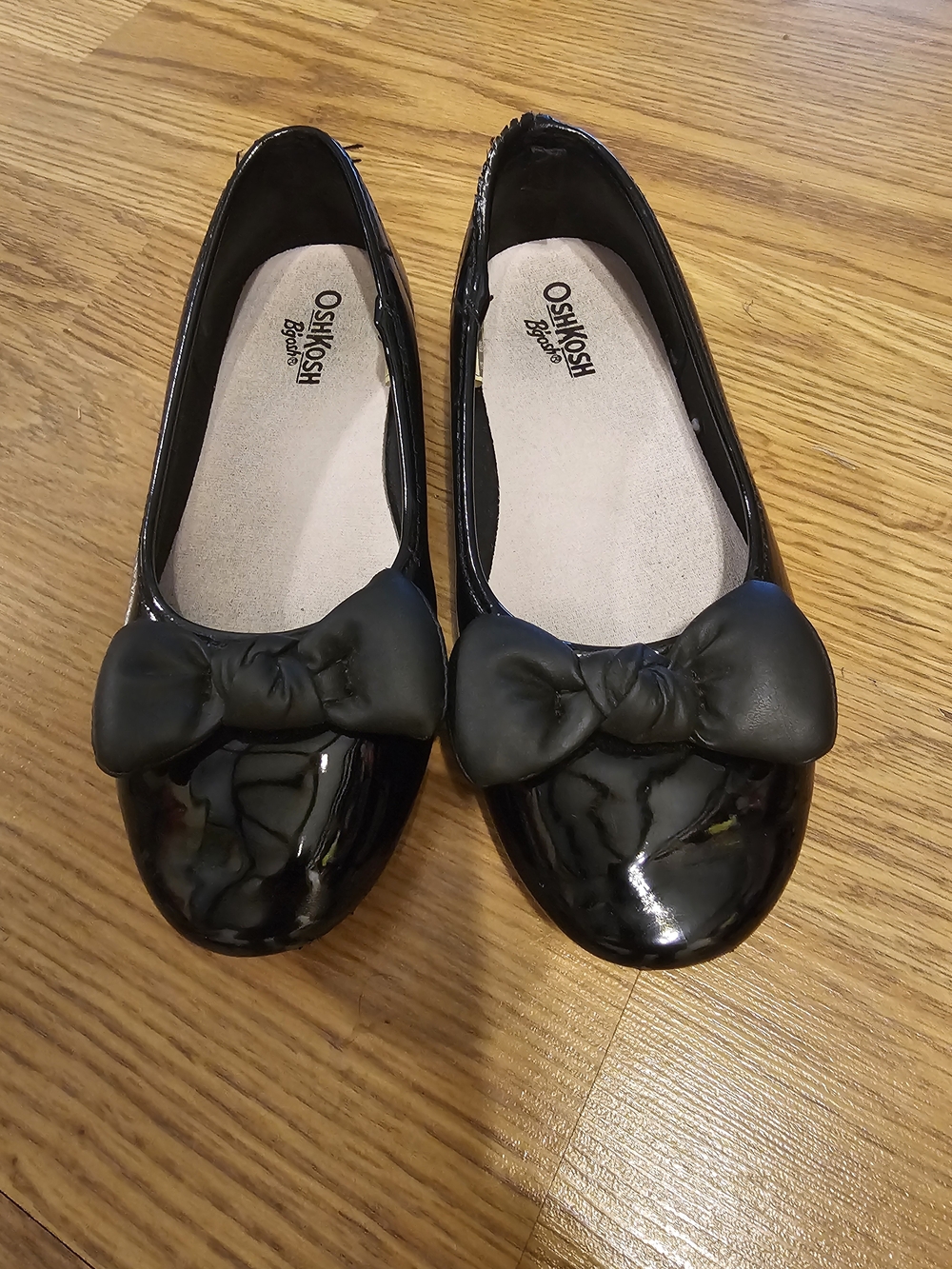 OshKosh B'gosh Girls Black Patent Bow Flats Size 1